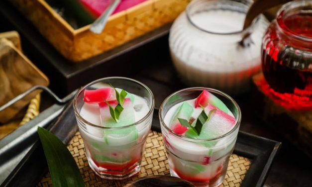 Selendang Mayang: Hidangan Penutup, Sentuhan Khas Betawi