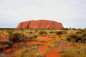 Uluru: Antara Keajaiban Alam Dan Simbol Budaya Australia