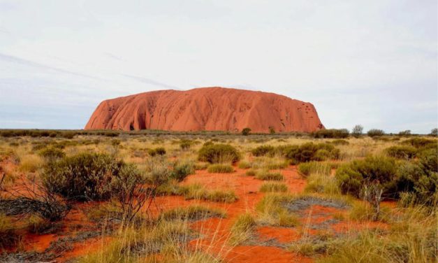 Uluru: Antara Keajaiban Alam Dan Simbol Budaya Australia