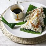 Sensasi Kenyal Lupis Dengan Siraman Gula Aren