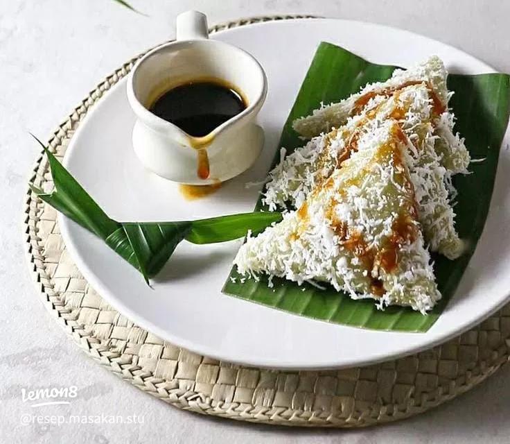 Sensasi Kenyal Lupis Dengan Siraman Gula Aren