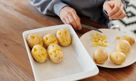 Makanan Lezat Yang Bisa Berbahaya Jika Di Makan Mentah!