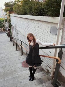 Seoul Vibes: Diva Azzura Tampil Beda Di Kota Mode Korea