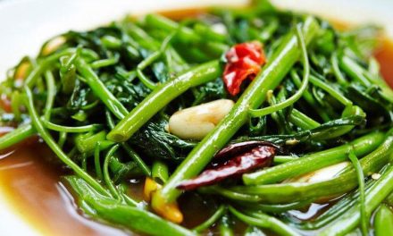 Anti Gagal! Tumis Kangkung Hijau Cerah Ala Restoran