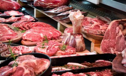 Rahasia Menjaga Kolesterol: Hindari Daging Jenis Ini