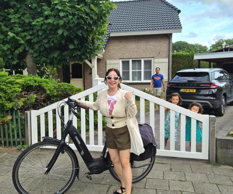 Pesona Musim Panas! Chef Marinka Tampil Happy Di Belanda