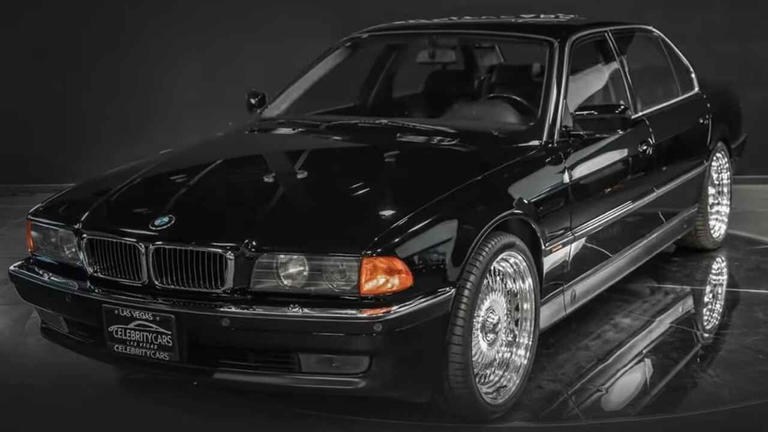 Nostalgia Era 90-An! BMW 740i 1996 Masih Terlihat Berkelas