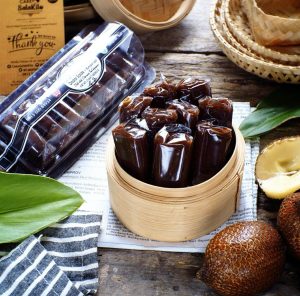 Dodol Salak, Kuliner Unik Berbahan Buah Lokal Yang Bikin Nagih