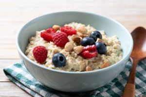 Oatmeal Untuk Diet: Menu Praktis Rendah Kalori Tinggi Nutrisi