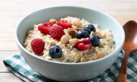 Oatmeal Untuk Diet: Menu Praktis Rendah Kalori Tinggi Nutrisi