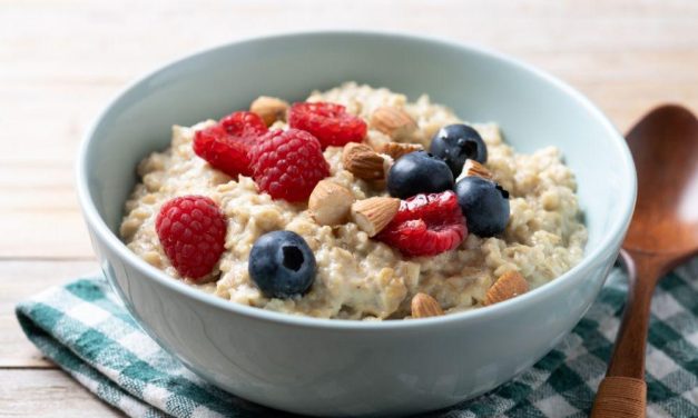 Oatmeal Untuk Diet: Menu Praktis Rendah Kalori Tinggi Nutrisi