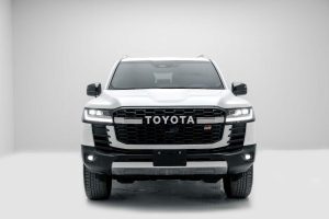 Bikin Toyota Terkejut! Land Cruiser 300 Hybrid Laris Di GIIAS 2026