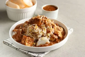 Kuliner Nusantara! Lontong Mie Pecal Jadi Menu Sarapan Favorit