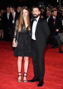 Sempat Rujuk! Mia Goth Kini Gugat Cerai Shia LaBeouf