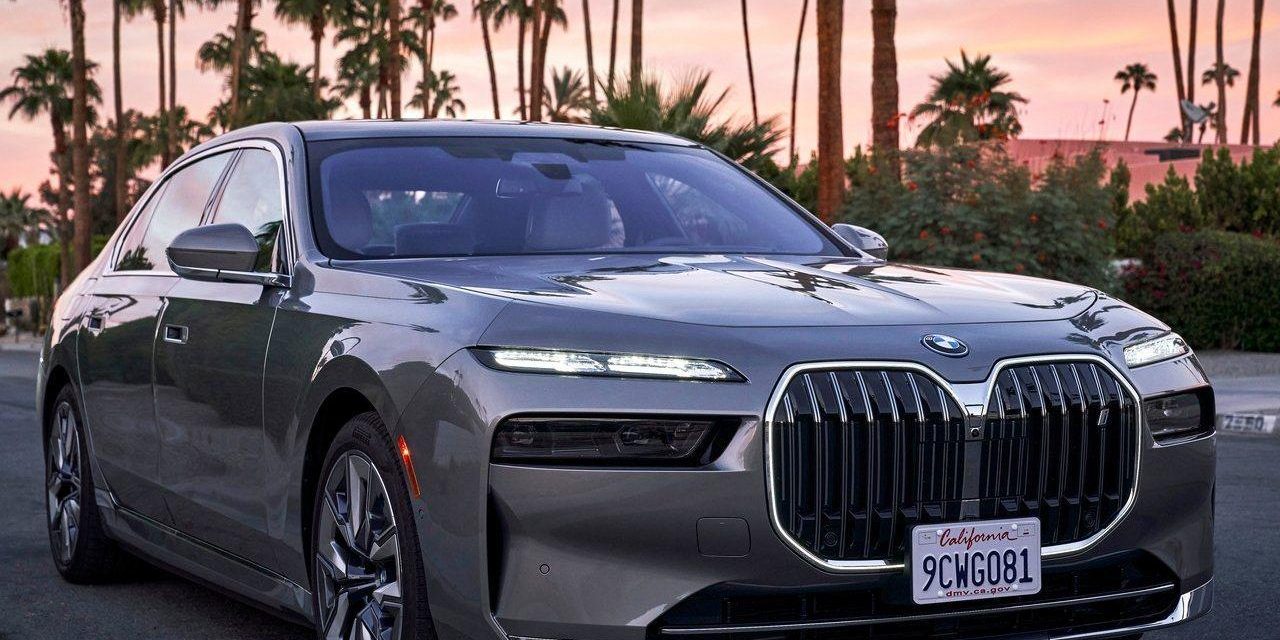 Sedan Listrik Sultan! BMW i7 xDrive60 Di Banderol Rp3,4 Miliar